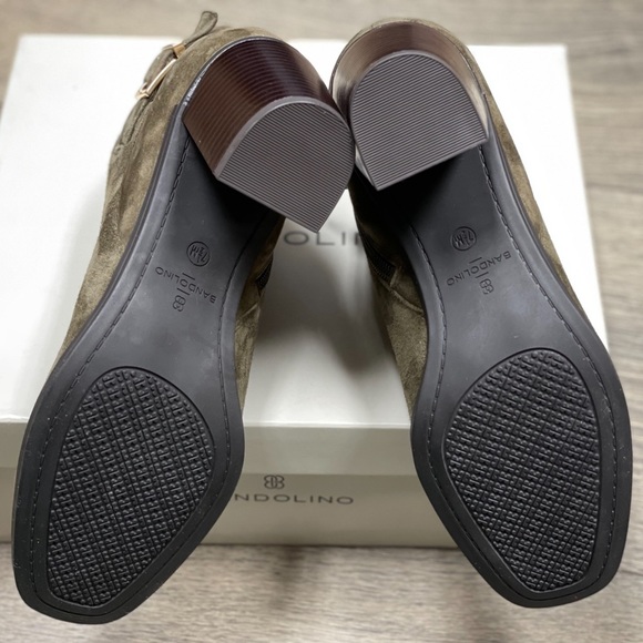 Bandolino Booties - Suede bootie with block heel NWB - Picture 5 of 13